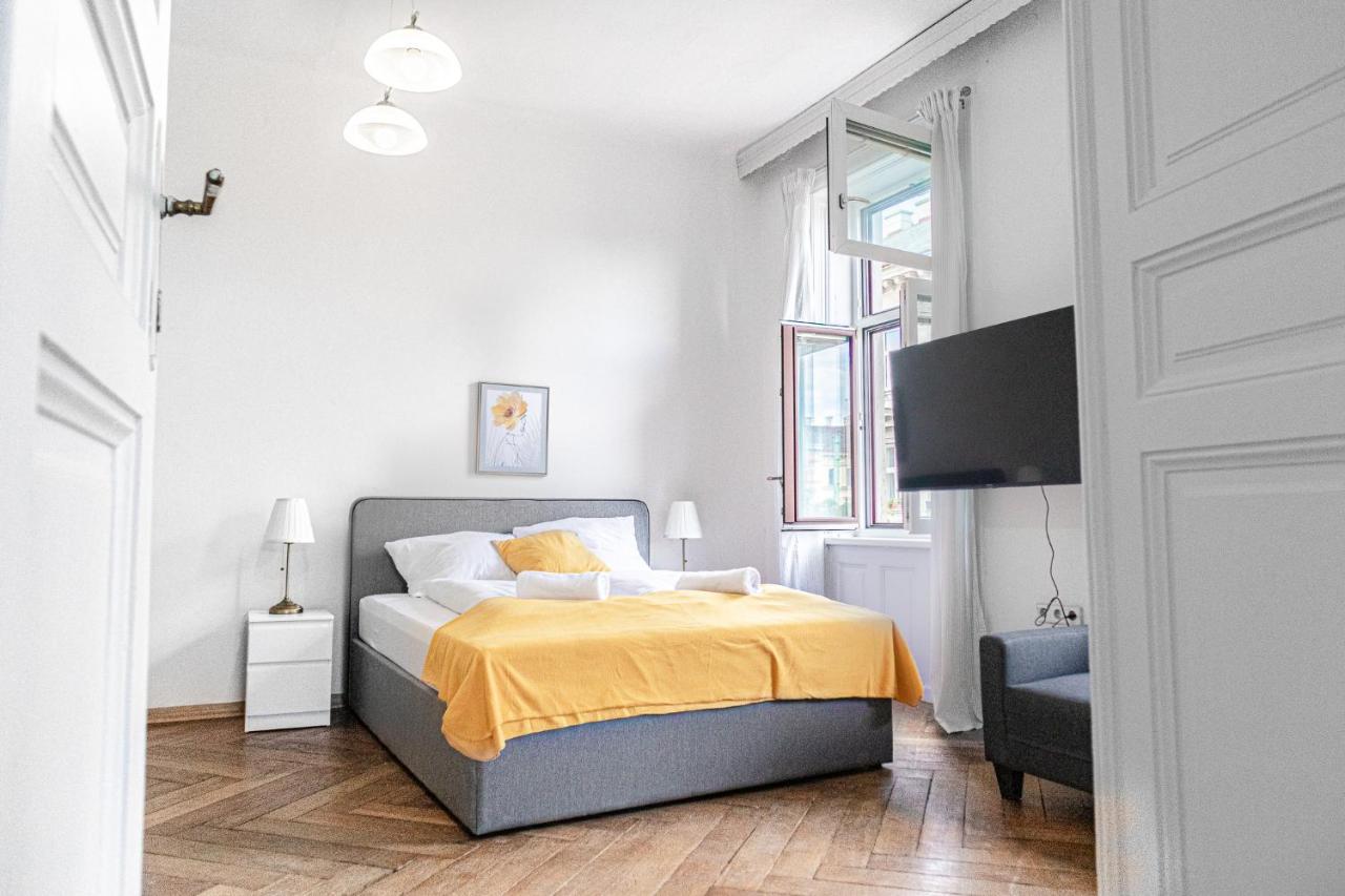4 Great Apartment Akh - Ideal For Groups Of 19 Vienna Exterior photo